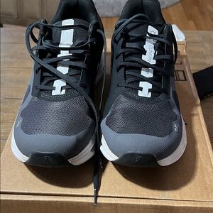 EUC On Cloud Black and Gray Athletic Shoes